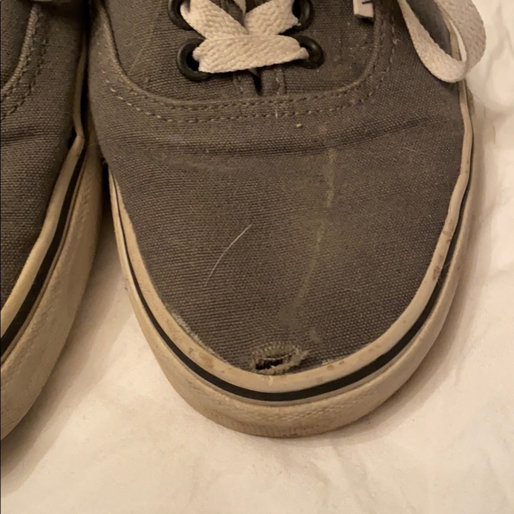 Vans - Picture 3 of 4